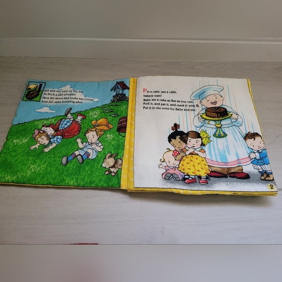 Children's Soft Book Fabric Book Riddles Great Gift Quilted Learning - Picture 2 of 7